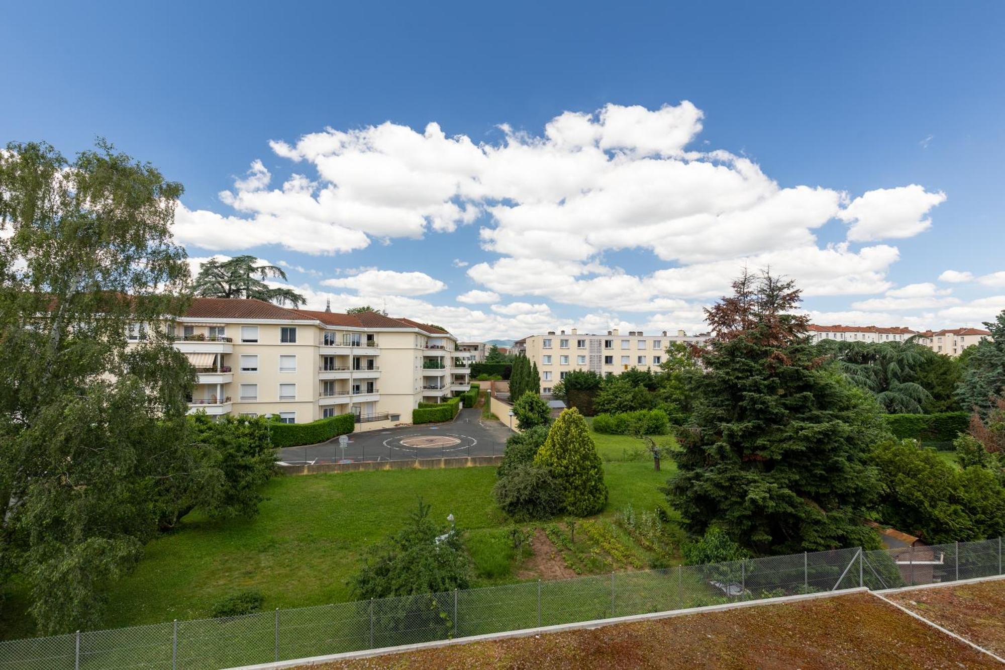 Apartament Proche Autoroute Et Parking Villefranche-sur-Saône Zewnętrze zdjęcie